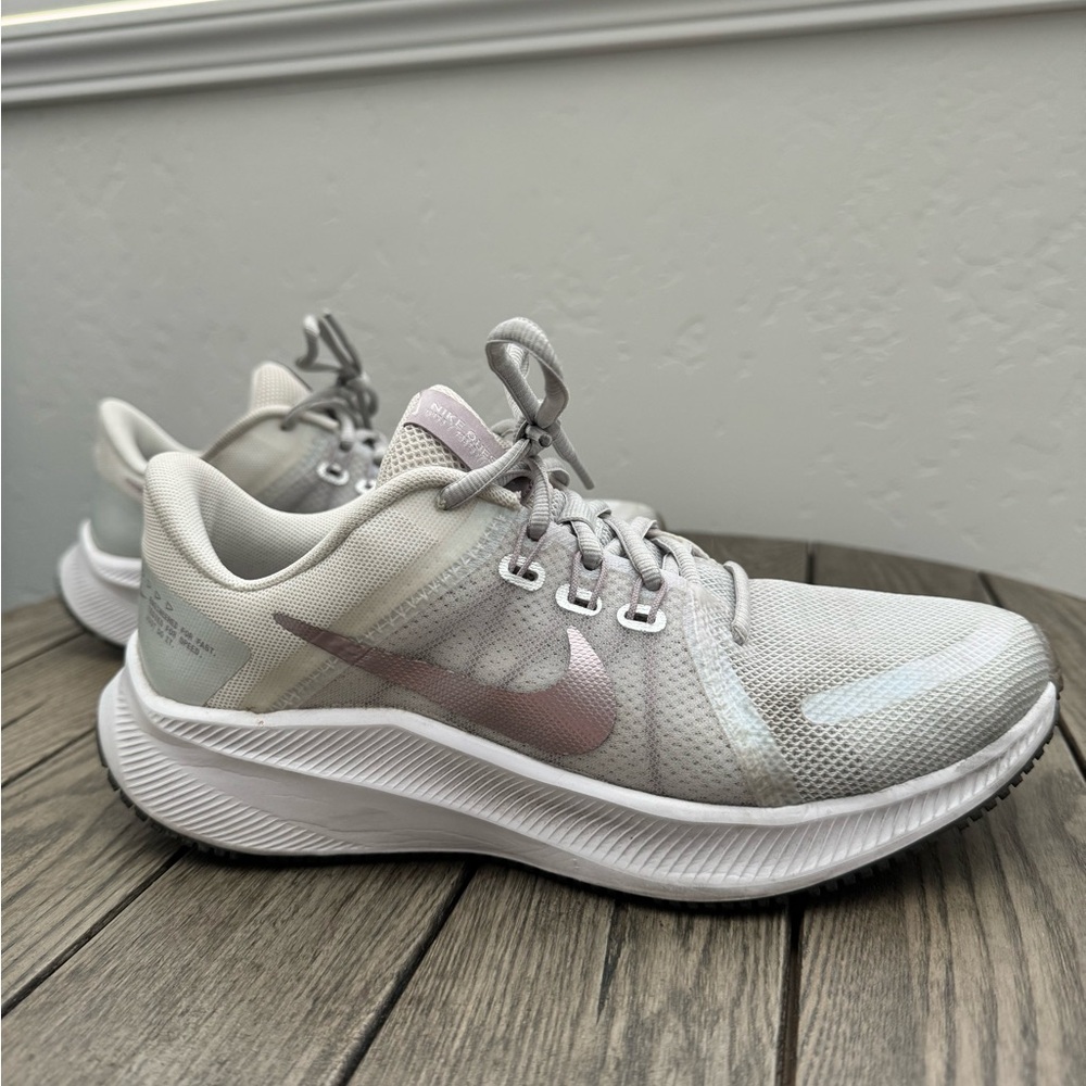 Nike Quest 4 Premium, Size 6.5